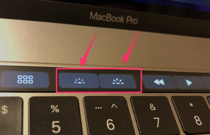 روشن کردن نور صفحه کلید در مک بوک