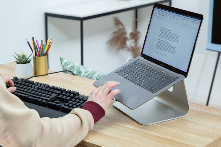 جلوگیری از مشکل کار نکردن لپ تاپ اپل